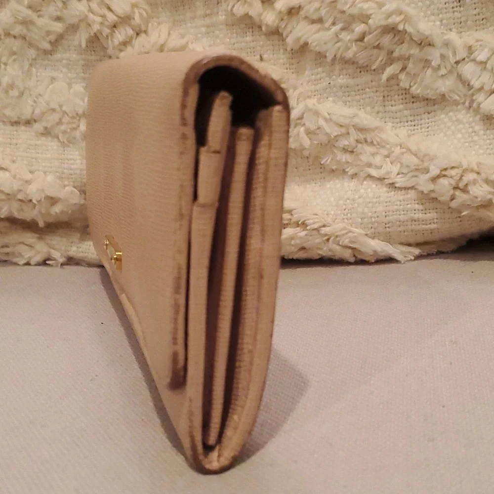FENDI Baby Pink Wallet - Picture 10 of 16